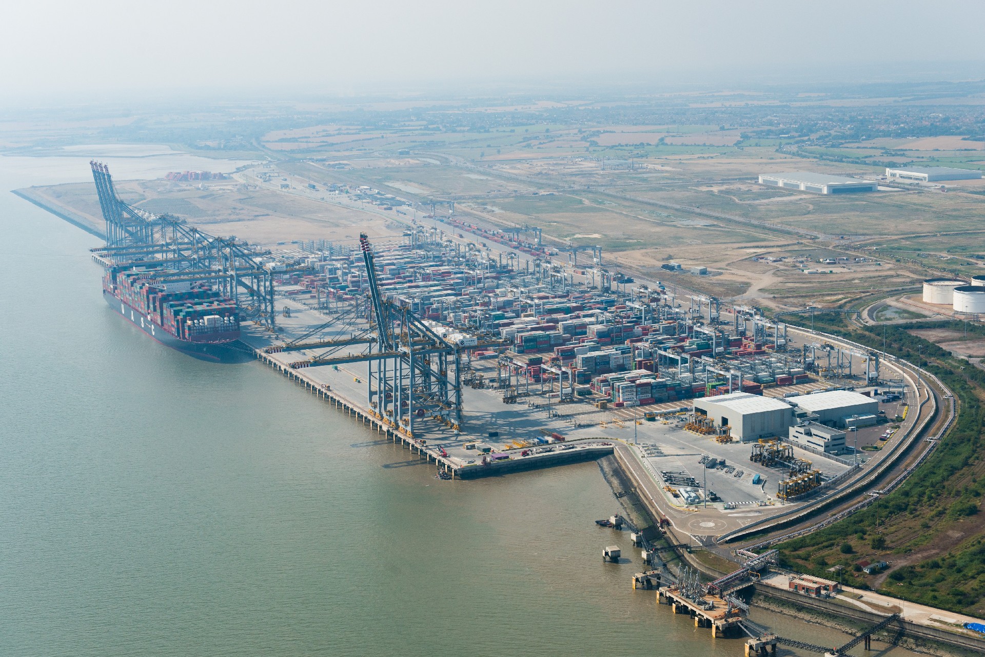 DP-World-London-Gateway-Port-and-Logistics-Park.jpg